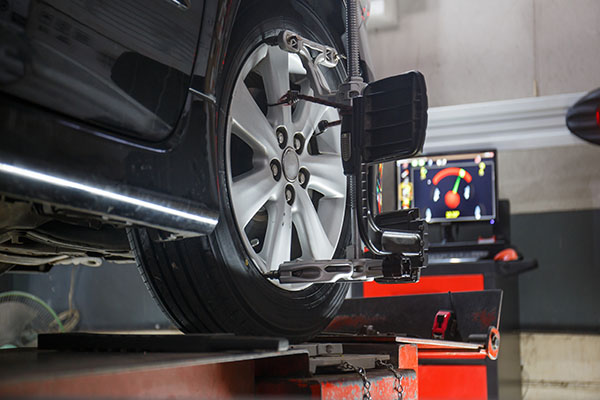 5 Signs Your Wheels Need Alignment 